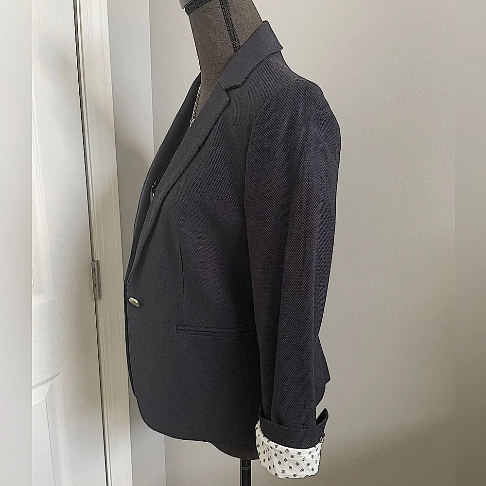 Ann Taylor Navy Textured 3/4 Sleeve Blazer with Polka Dot Cuffs - Picture 3 of 6